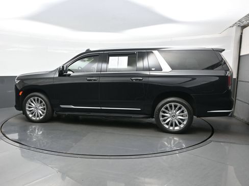 Used 2023 Cadillac Escalade ESV Premium Luxury AWD/4WD image 3