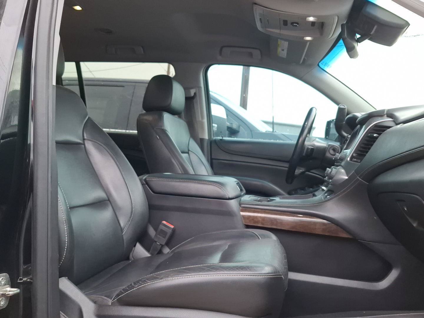 Used 2019 Chevrolet Suburban LT RWD image 9