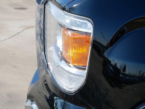 Used 2015 GMC Sierra 1500 SLT w/ SLT Crew Cab Value Package image 16