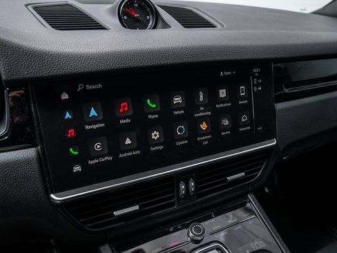 Used 2023 Porsche Cayenne image 17