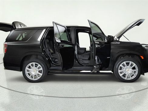 Used 2023 Chevrolet Tahoe High Country AWD/4WD image 15