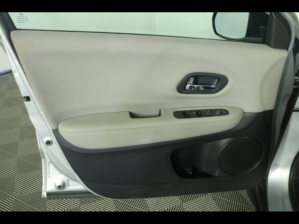 Used 2016 Honda HR-V LX image 15