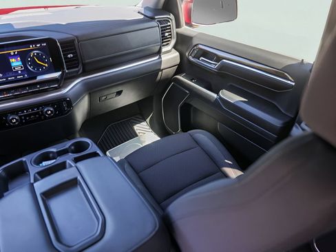 Used 2024 Chevrolet Silverado 1500 LT AWD/4WD image 29