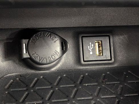 Used 2023 Toyota RAV4 XLE Premium image 29