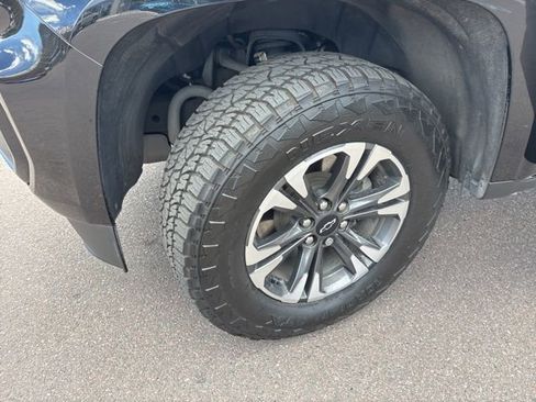 Used 2022 Chevrolet Colorado Z71 AWD/4WD image 10