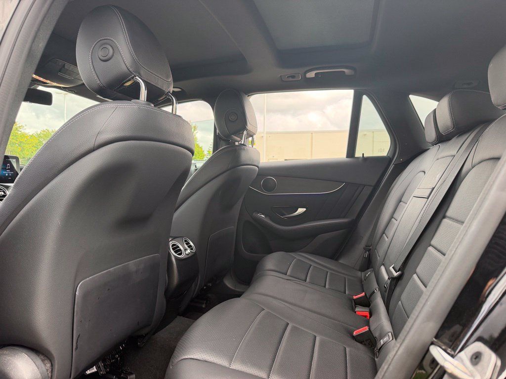 Used 2022 Mercedes-Benz GLC 300 4MATIC image 28