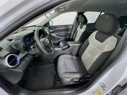 Used 2024 Chevrolet Trax LS FWD image 13