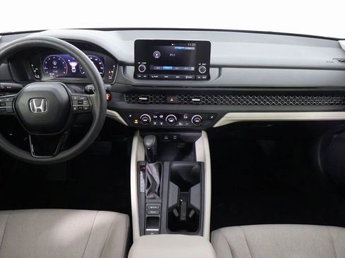 Used 2023 Honda Accord EX image 6