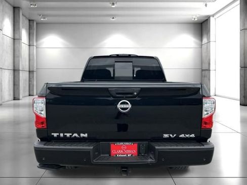 Used 2024 Nissan Titan SV w/ SV Convenience Package AWD/4WD image 7