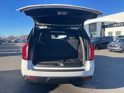 Used 2021 GMC Yukon SLT w/ SLT Luxury Plus Package image 31