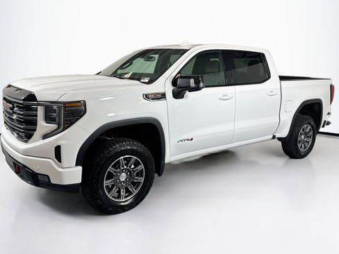 Used 2025 GMC Sierra 1500 AT4 image 1