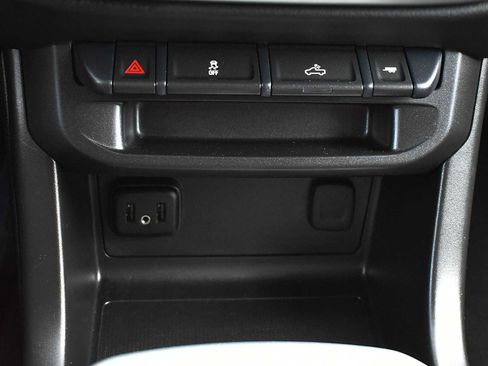 Used 2021 Chevrolet Colorado LT w/ LT Convenience Package image 19