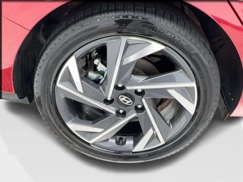 Used 2025 Hyundai Elantra SEL FWD image 16