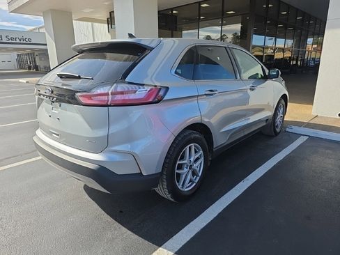 Used 2024 Ford Edge SEL image 4