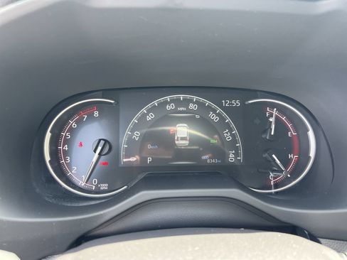 Used 2025 Toyota RAV4 XLE w/ Convenience Package FWD image 21