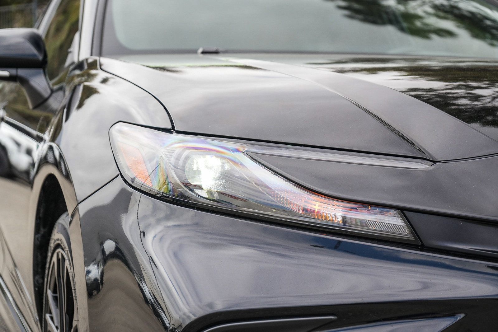 Used 2025 Toyota Camry SE AWD/4WD image 4