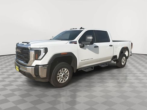 Used 2024 GMC Sierra 2500 Pro w/ 1SA Pro Safety Plus Package AWD/4WD image 4