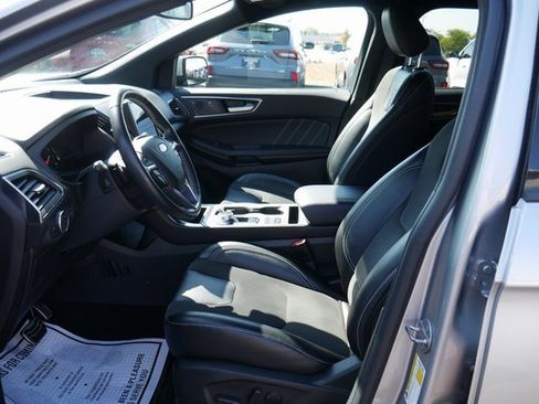 Used 2022 Ford Edge ST image 2