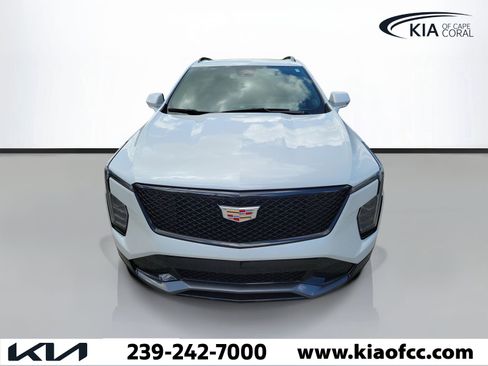 Used 2024 Cadillac XT4 Sport FWD image 2