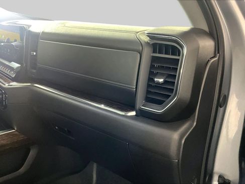 Used 2024 GMC Sierra 1500 Elevation w/ Elevation Premium Package AWD/4WD image 18