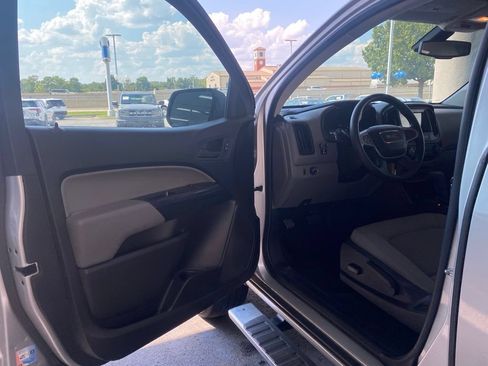 Used 2017 GMC Canyon W/T w/ Convenience Package RWD image 10