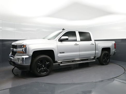 Used 2018 Chevrolet Silverado 1500 LT w/ Texas Edition RWD image 3