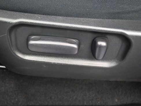 Used 2022 Toyota Tacoma TRD Off-Road image 16