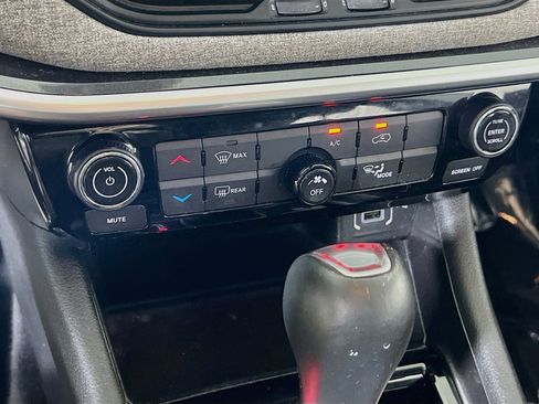 Used 2022 Jeep Compass Latitude w/ Sun and Sound Group AWD/4WD image 15