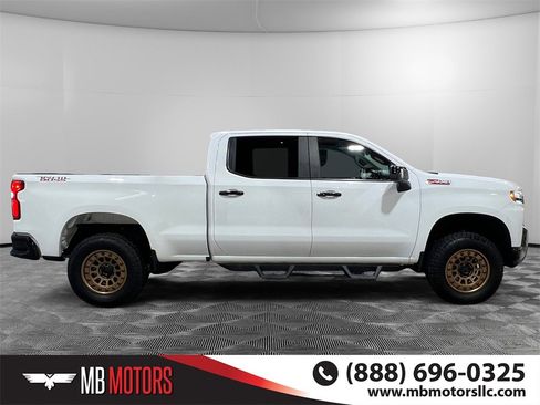 Used 2021 Chevrolet Silverado 1500 LT Trail Boss image 2