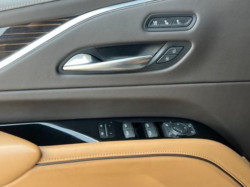 Certified 2021 Cadillac Escalade ESV Sport AWD/4WD image 11
