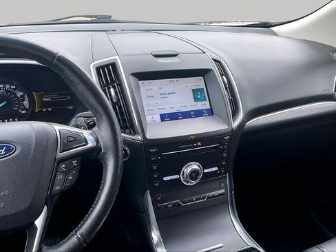 Used 2019 Ford Edge Titanium w/ Cold Weather Package AWD/4WD image 7