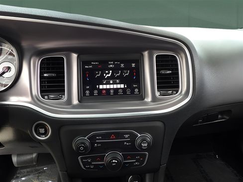 Used 2021 Dodge Charger SXT w/ Leather Interior Group image 25