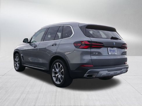 Used 2024 BMW X5 sDrive40i w/ Premium Package image 5