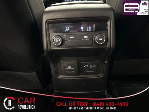 Used 2023 GMC Acadia SLE w/ Driver Convenience Package FWD image 38