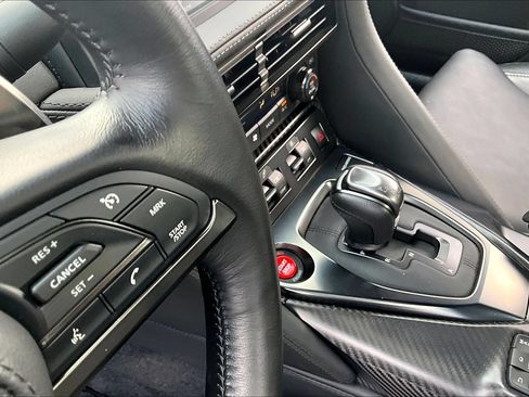 Used 2020 Nissan GT-R Premium w/ Premium Interior Package AWD/4WD image 15