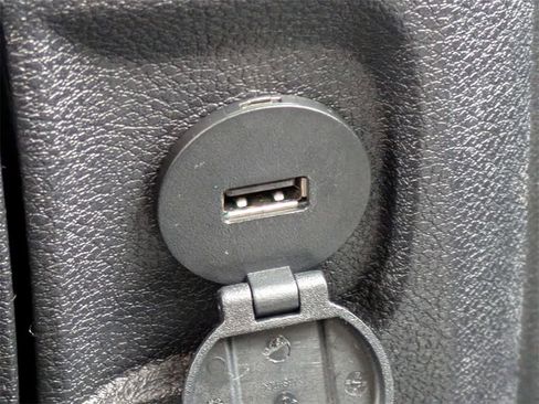 Used 2017 RAM 1500 Big Horn image 27