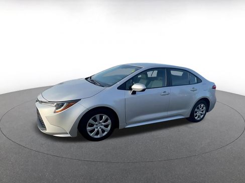 Used 2025 Toyota Corolla LE image 8