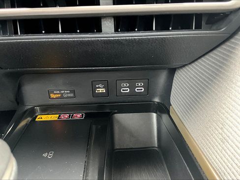 Used 2025 Toyota Camry SE FWD image 24