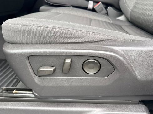 Used 2024 GMC Sierra 3500 SLE w/ SLE Convenience Package image 17