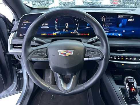 Used 2024 Cadillac XT4 Premium Luxury image 23