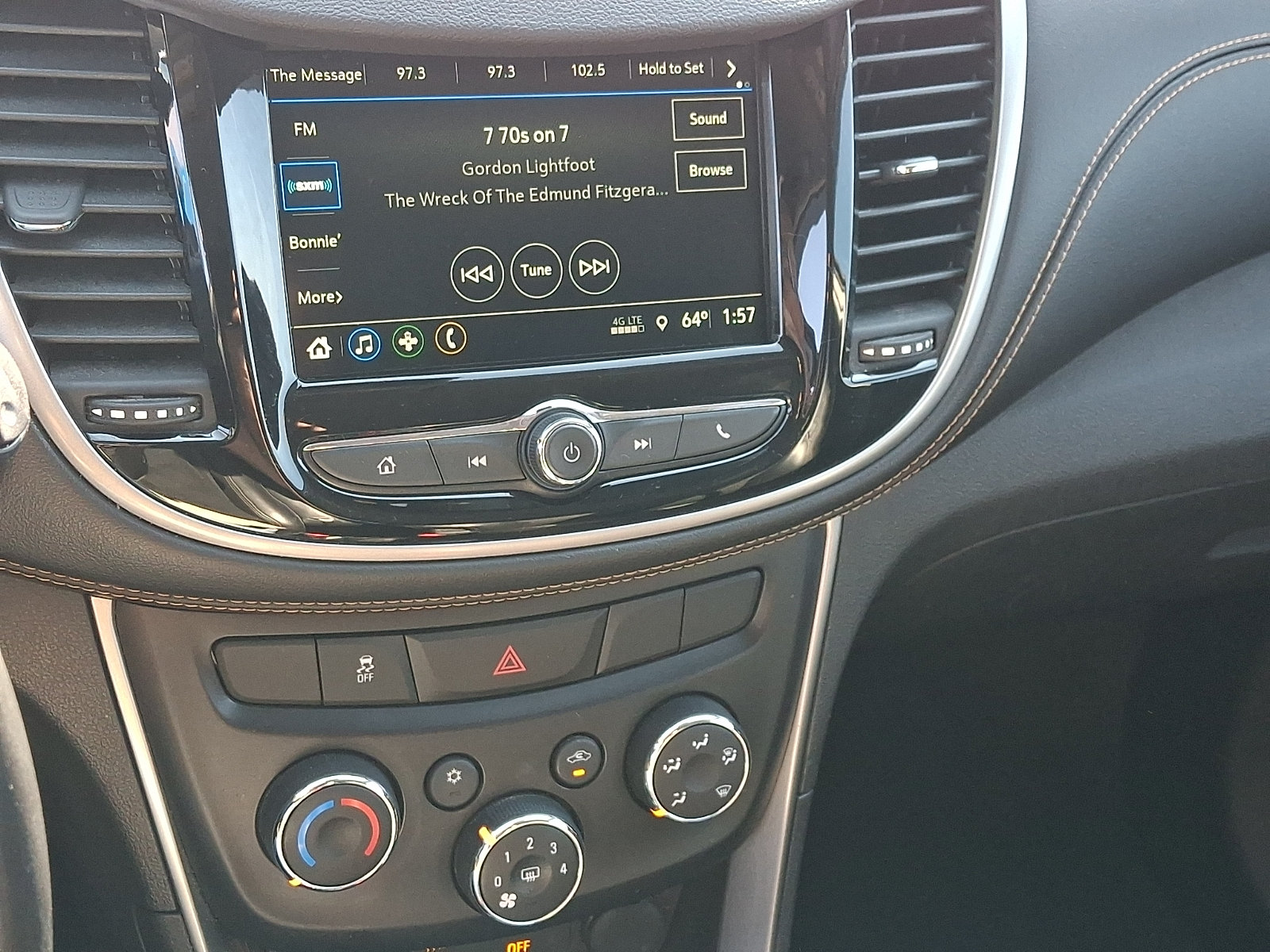 Used 2018 Chevrolet Trax LT w/ LT Convenience Package AWD/4WD image 15
