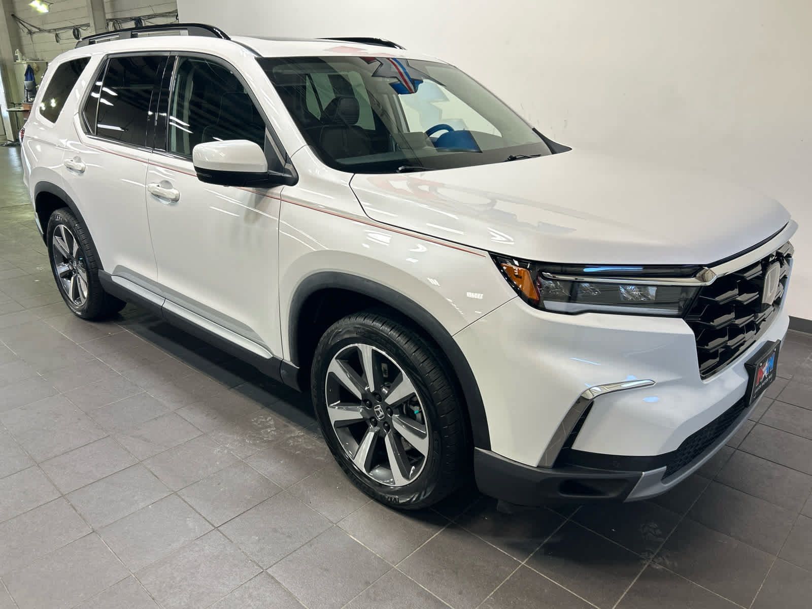 Used 2023 Honda Pilot Elite image 2