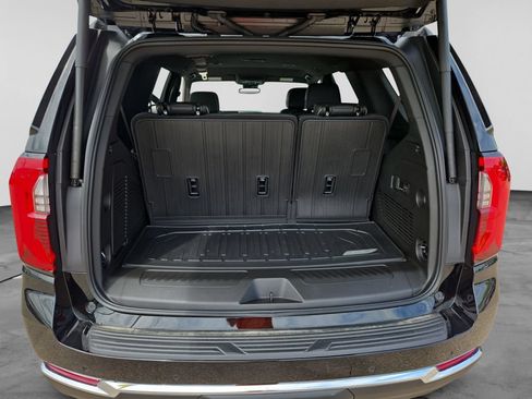 New 2026 GMC Yukon Elevation w/ LPO, Elevation Black Package AWD/4WD image 38