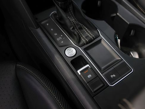 Used 2021 Volkswagen Atlas Cross Sport SE w/ Panoramic Sunroof Package image 23