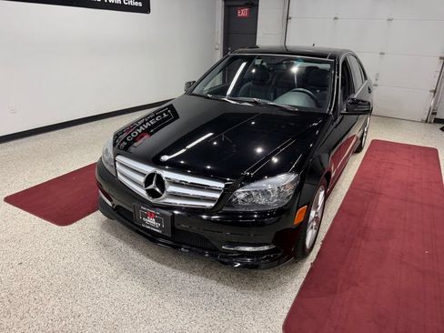 Used 2011 Mercedes-Benz C 300 4MATIC Sedan image 6
