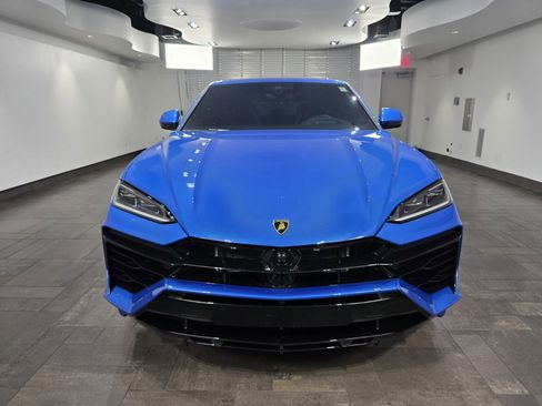 Used 2025 Lamborghini Urus SE image 2