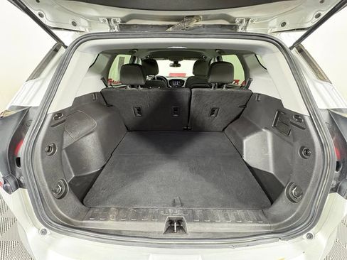 Used 2022 GMC Terrain SLE FWD image 47