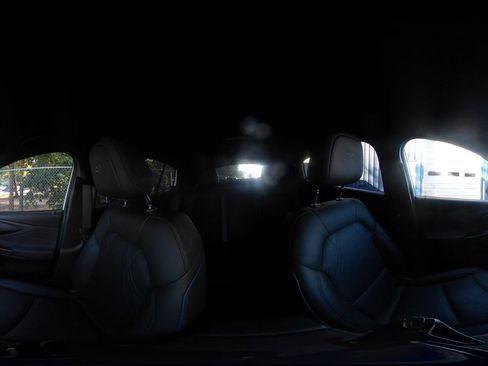 Used 2025 Buick Envista Sport Touring image 40