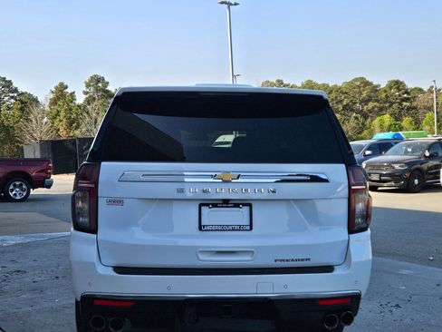 Used 2023 Chevrolet Suburban Premier image 6