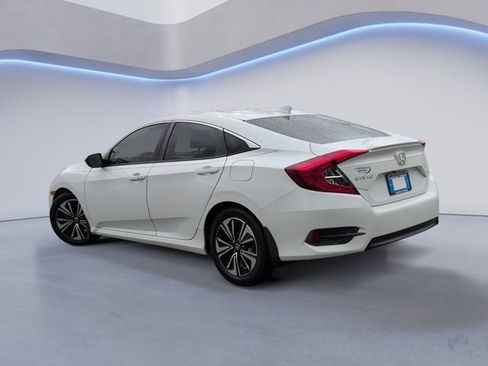 Used 2018 Honda Civic EX-L image 9